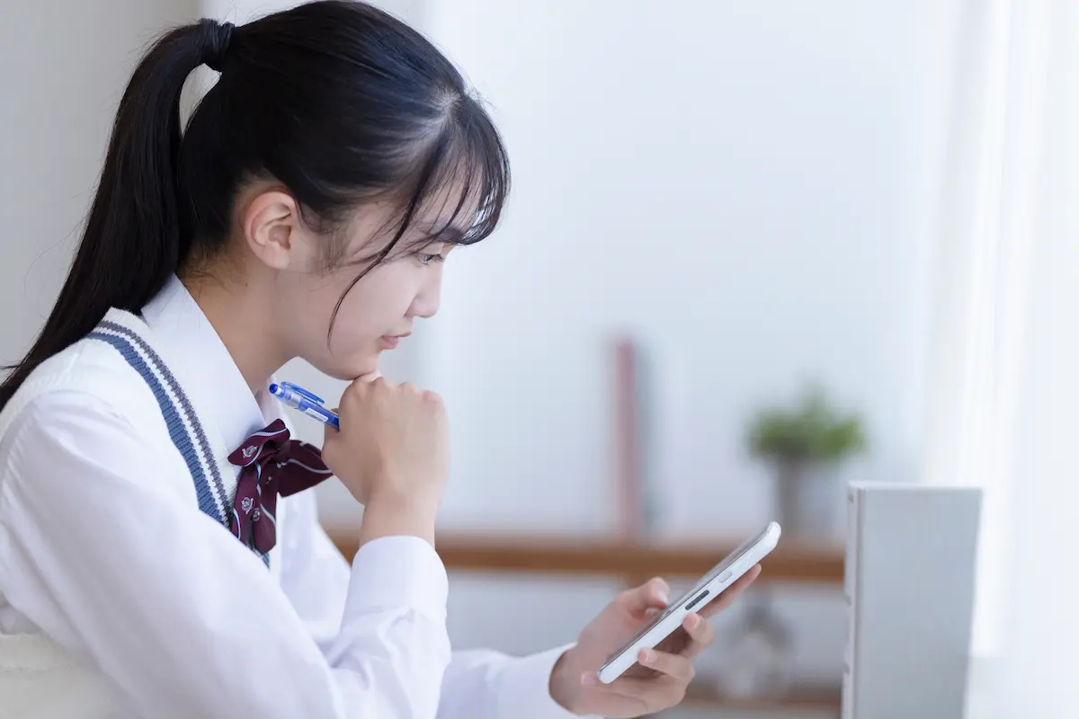 勉強に悩む学生